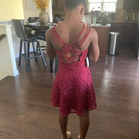 Burgundy formal dress - Picture 4 of 5